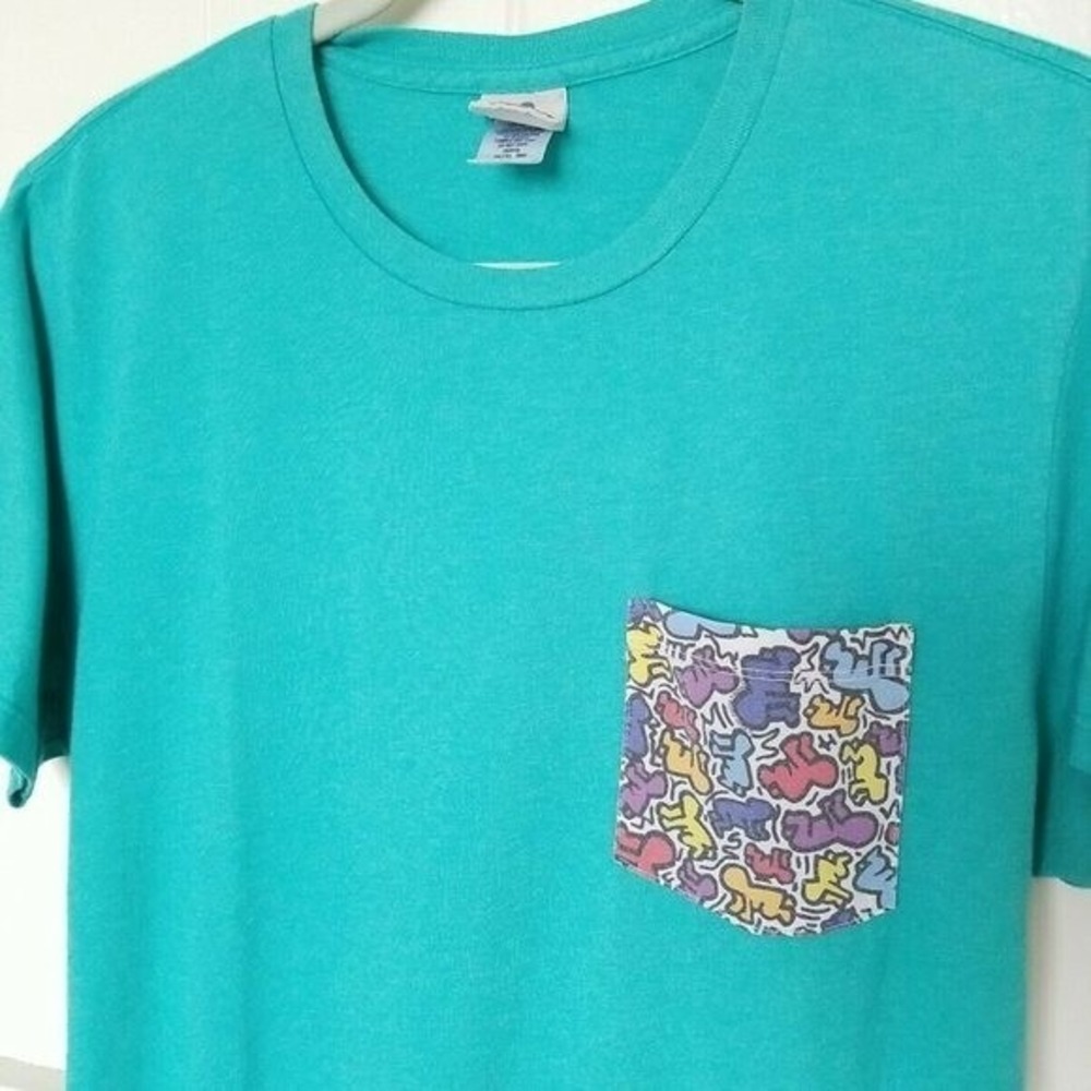 VTG Keith Haring Art × Junk Food Pocket T Shirt Mens M Aqua Made in USA Cotton‎